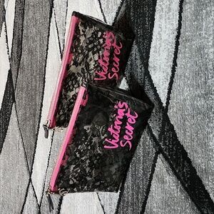 EARLY 2000'S VICTORIA SECRET LIMITED EDITION BLACK LACE OVER-LAY METAL CHARM BAG